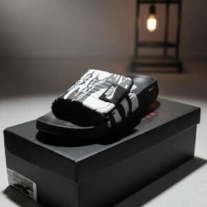 Nike light weight slipper